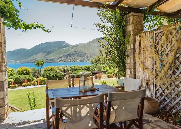 Chara House منزل ريفي *